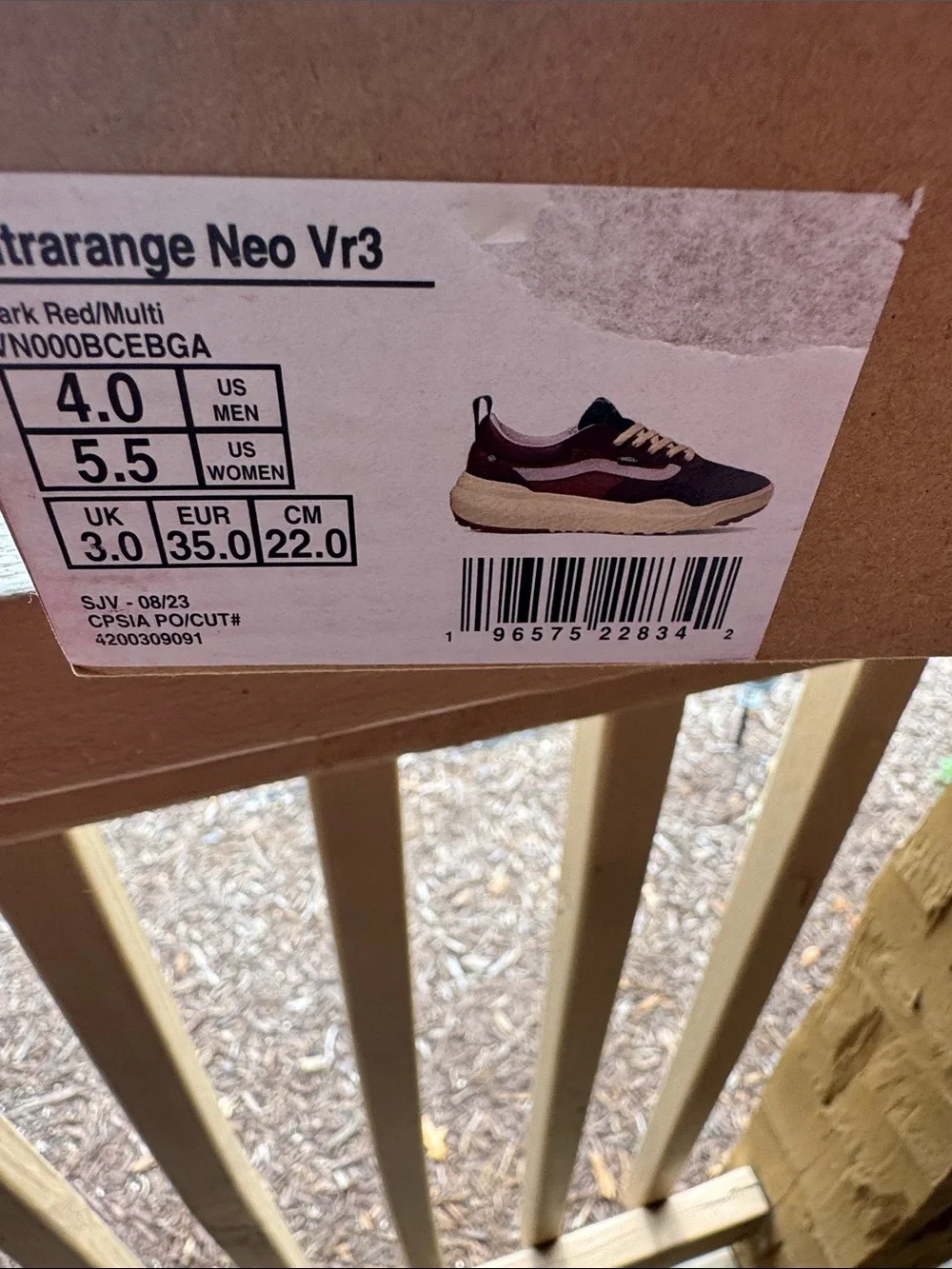 Vans ultra range Neo Vr3 Women’s Burgundy and White Low-Top Sneaker